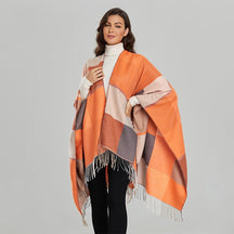 Poncho Feminino de Inverno - Capelet