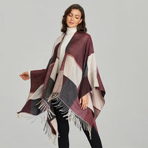 Poncho Feminino de Inverno - Capelet