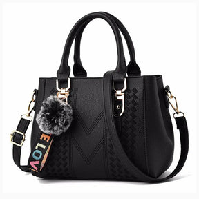 Bolsa Feminina Elegante com Detalhe de Pom Pom - Sophistique Charme