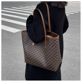 Bolsa Feminina de Ombro em Couro - Classic Tote Elegance