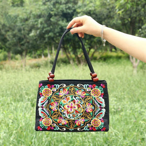 Bolsa de Ombro Bordada à Mão - Mosaico Floral