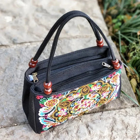 Bolsa de Ombro Bordada à Mão - Mosaico Floral