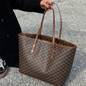 Bolsa Feminina de Ombro em Couro - Classic Tote Elegance