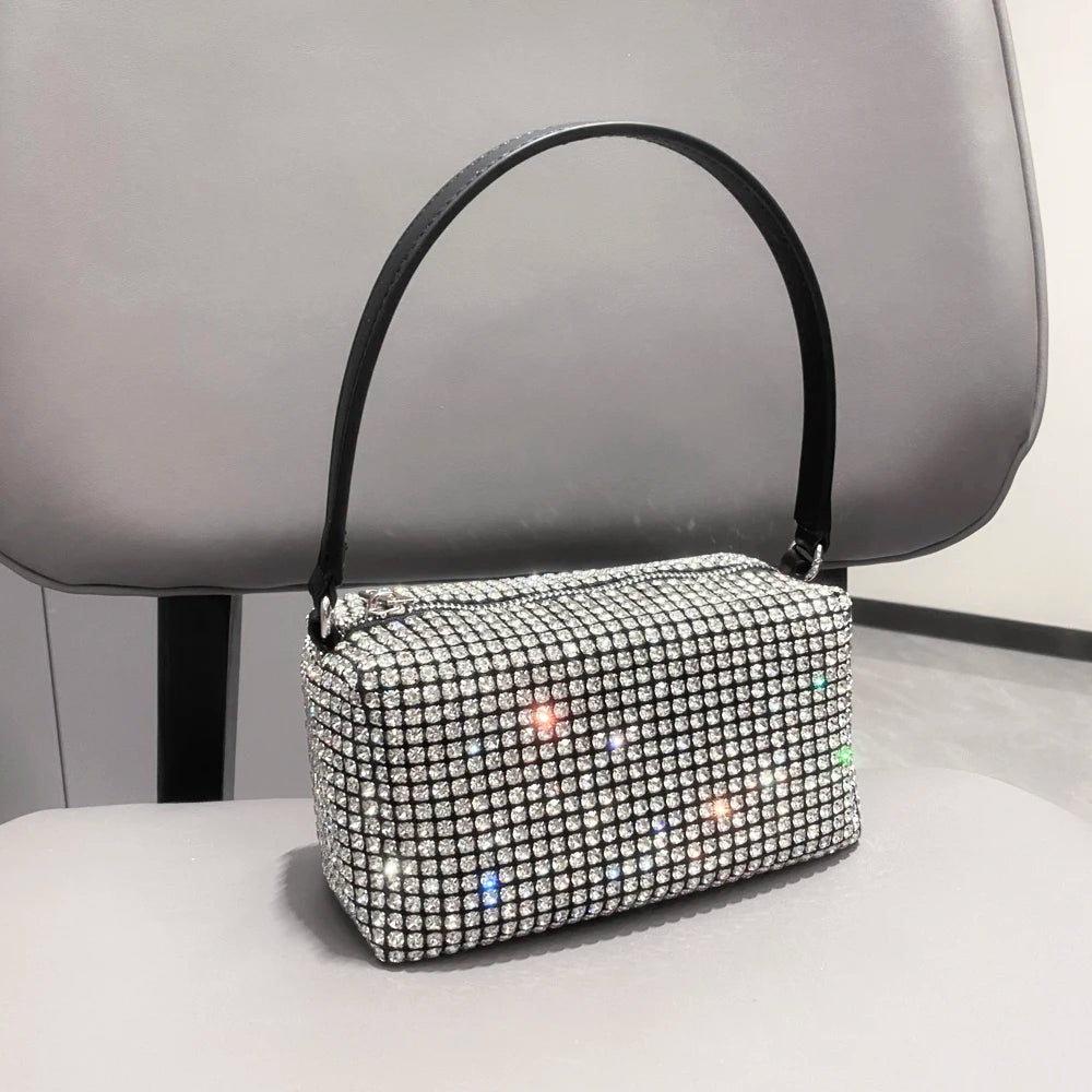 Bolsa de Mão com Strass e Brilho Prateado - Glamour Cristalino