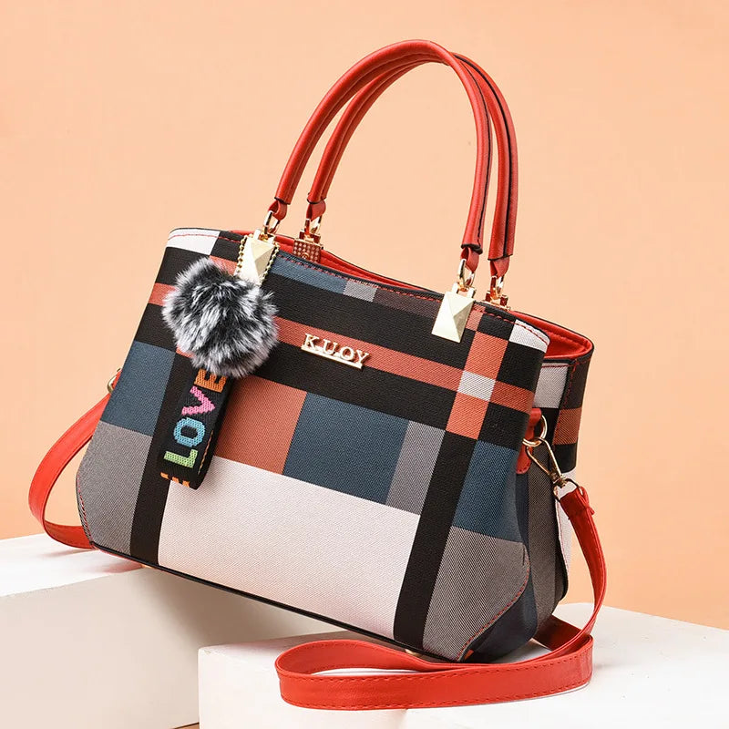 Bolsa Feminina de Designer com Detalhes em Costura - Checkered Charm